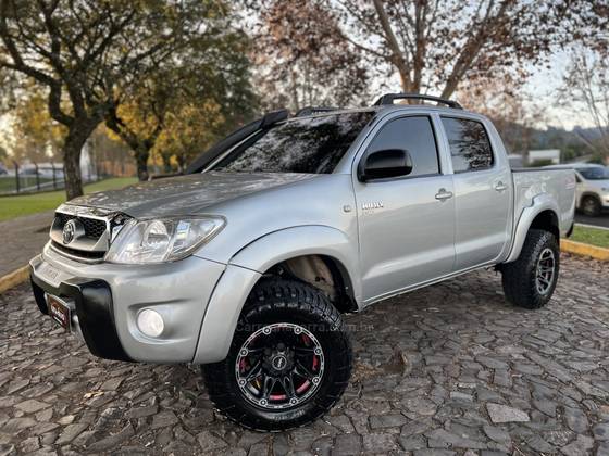 TOYOTA HILUX 2.5 STD 4X4 CS 16V TURBO DIESEL 2P MANUAL TOYOTA HILUX 2.5 STD 4X4 CS 16V TURBO DIESEL 2P MANUAL